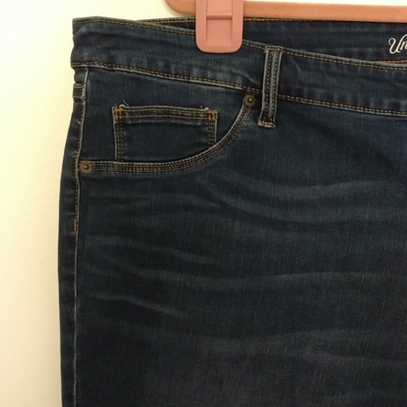 Universal Thread  Dark Wash Denim Jeggings - Picture 4 of 12
